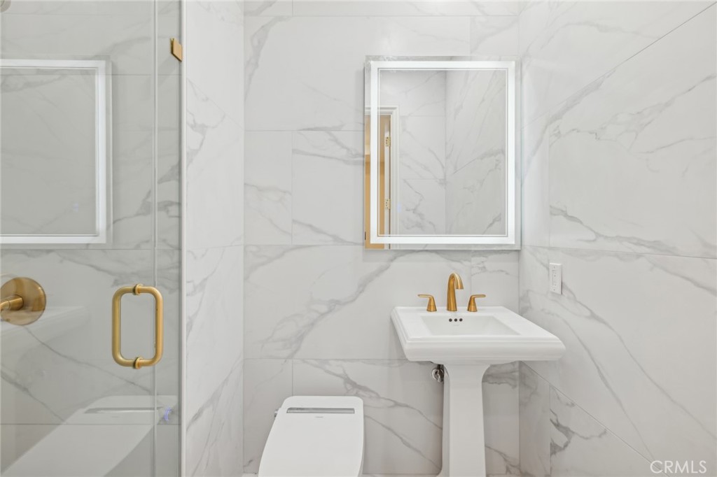 5 Monterey Pine Drive