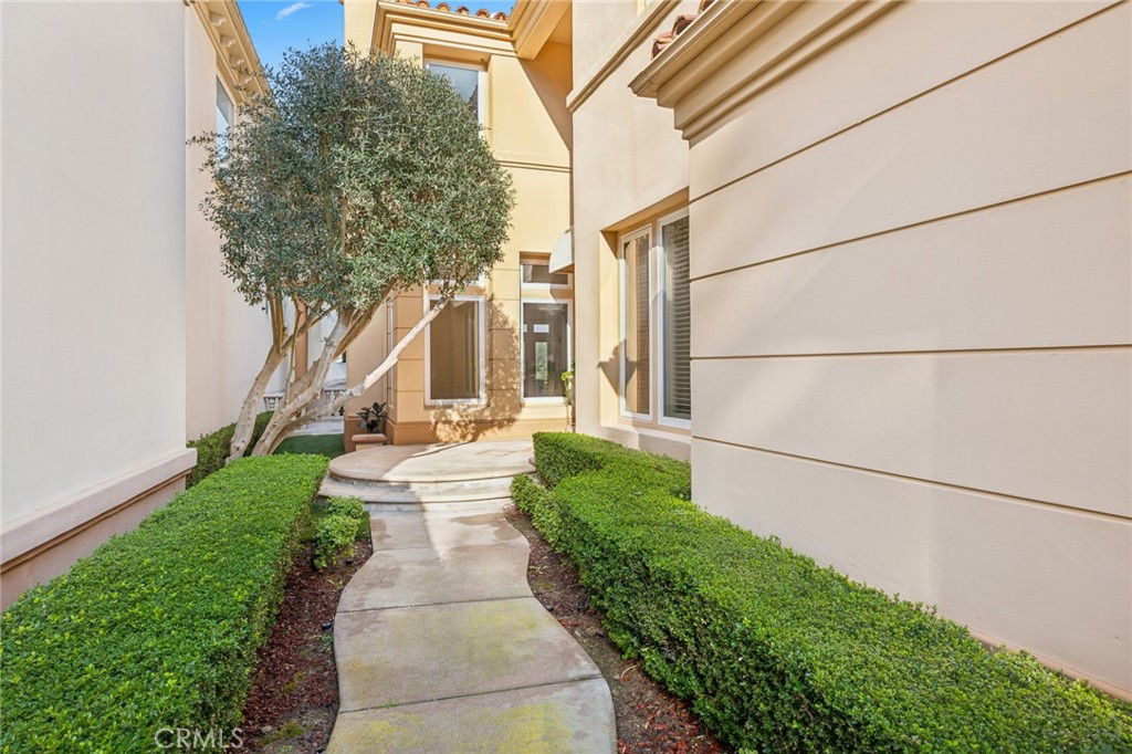 5 Monterey Pine Drive