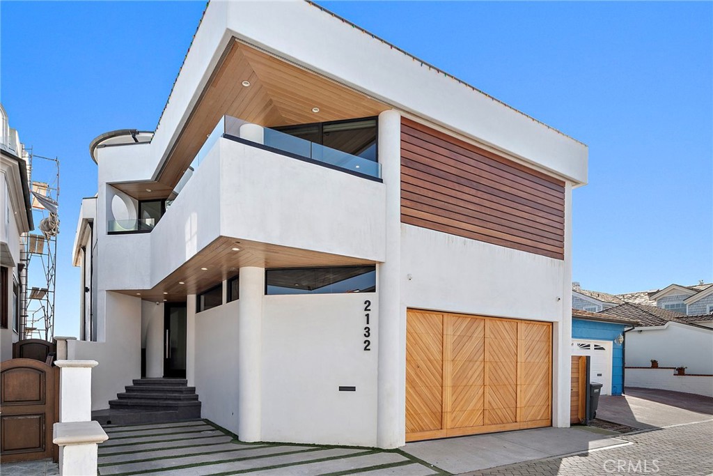 2132 E Oceanfront