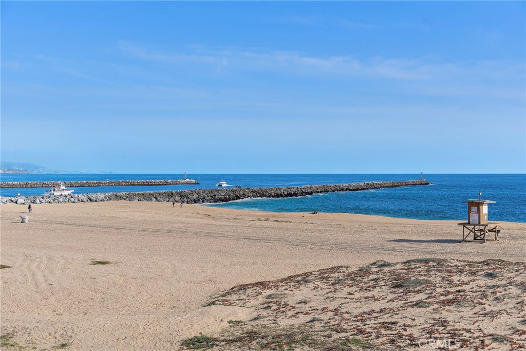 2132 E Oceanfront