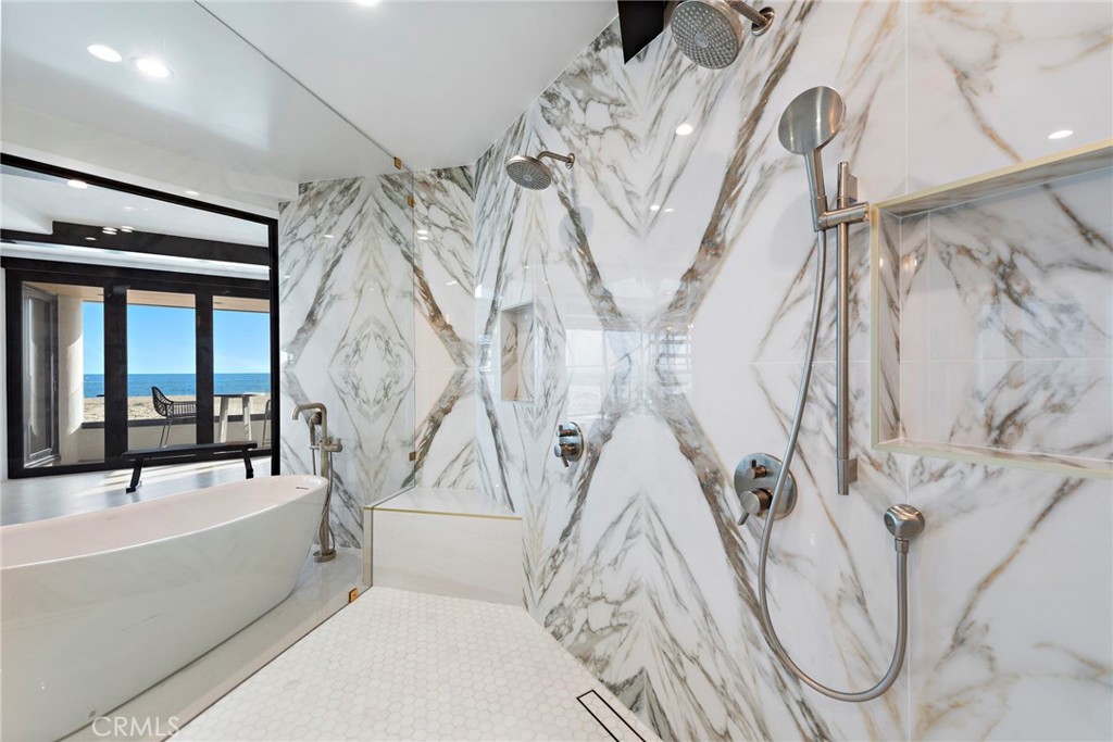 2132 E Oceanfront
