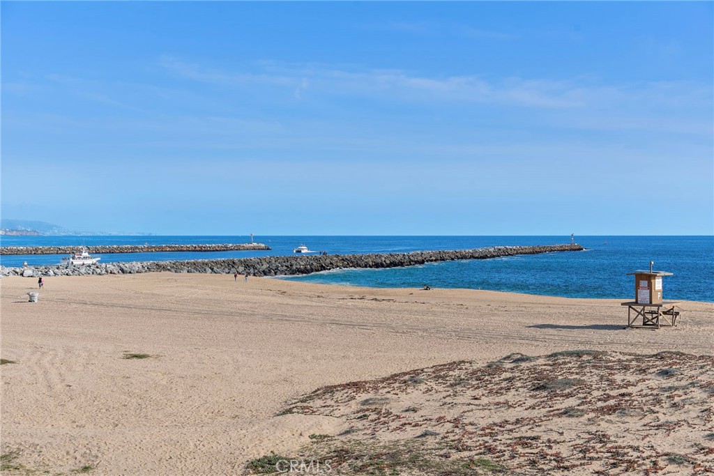 2132 E Oceanfront