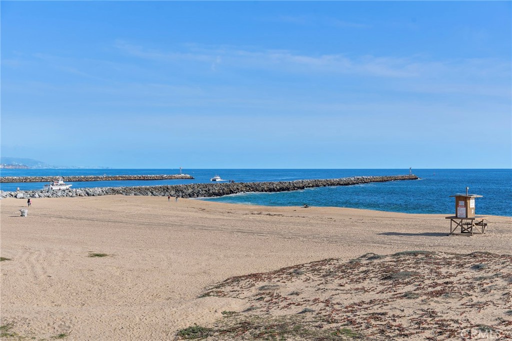 2132 E Oceanfront