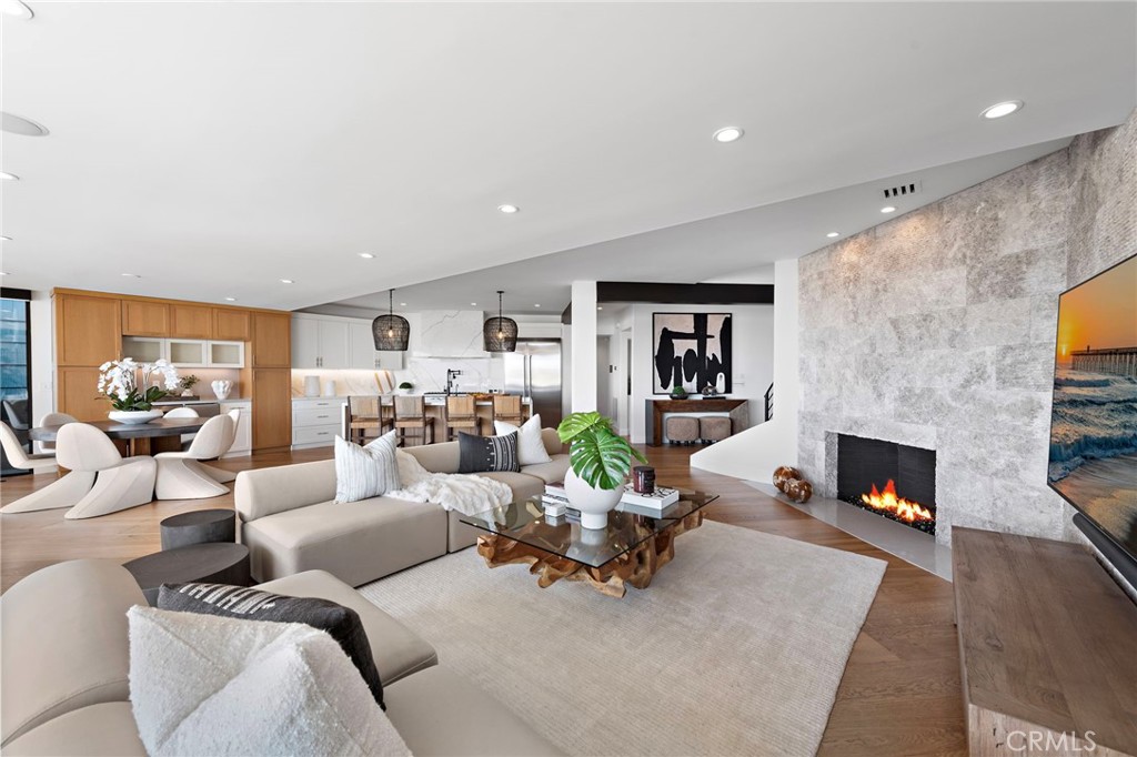 2132 E Oceanfront