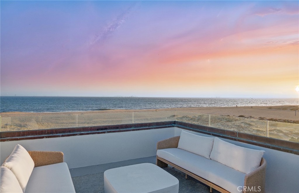 2132 E Oceanfront