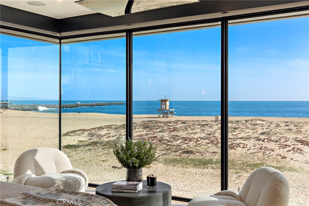2132 E Oceanfront