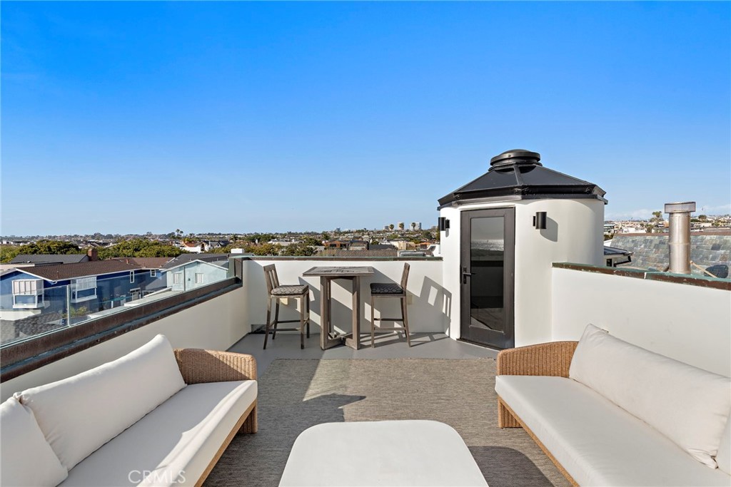 2132 E Oceanfront