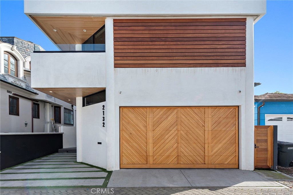 2132 E Oceanfront