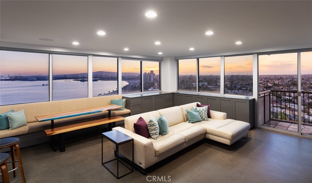 2999 E Ocean Boulevard 1830