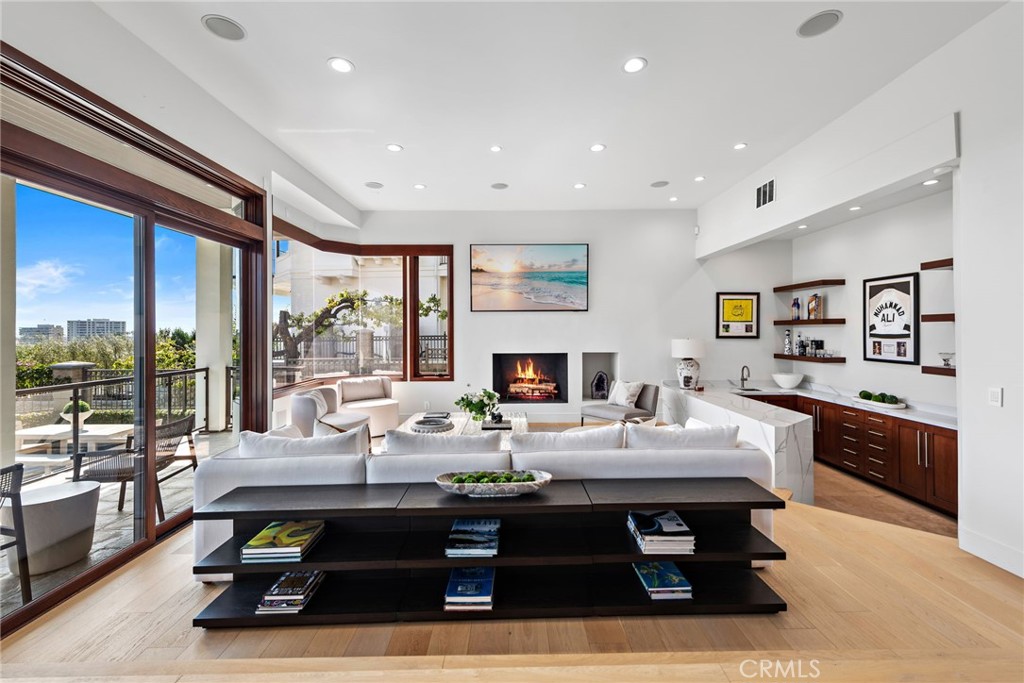 2907 Cliff Drive