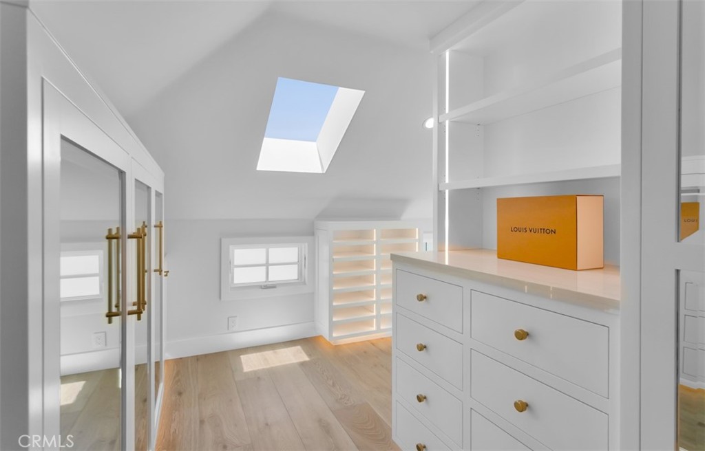 2401 Bayshore Drive