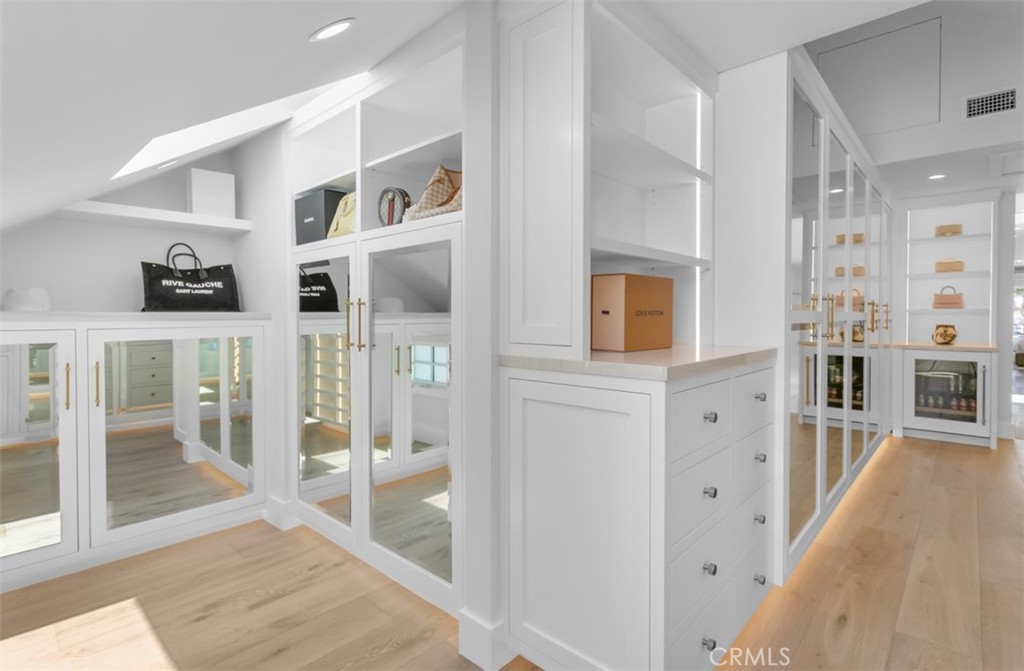 2401 Bayshore Drive