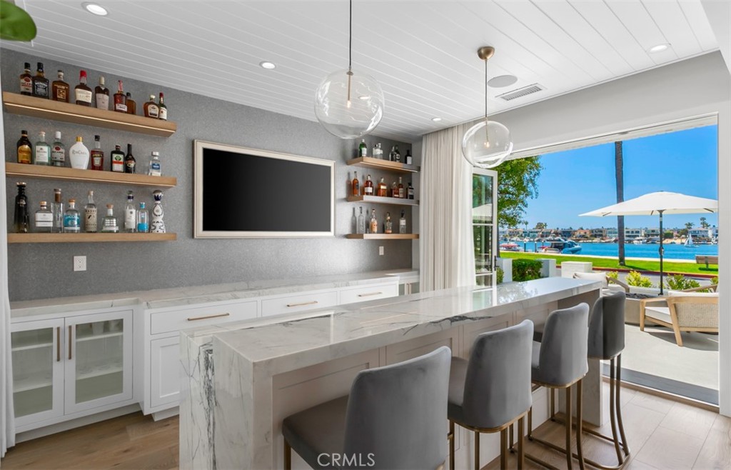 2401 Bayshore Drive