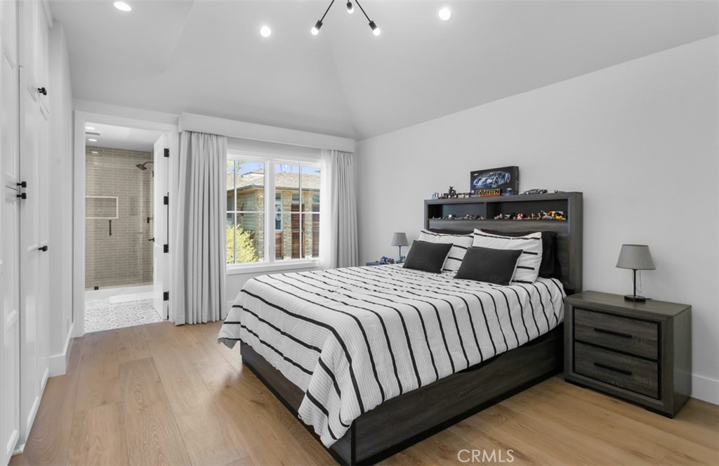 2401 Bayshore Drive
