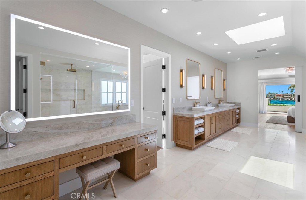 2401 Bayshore Drive