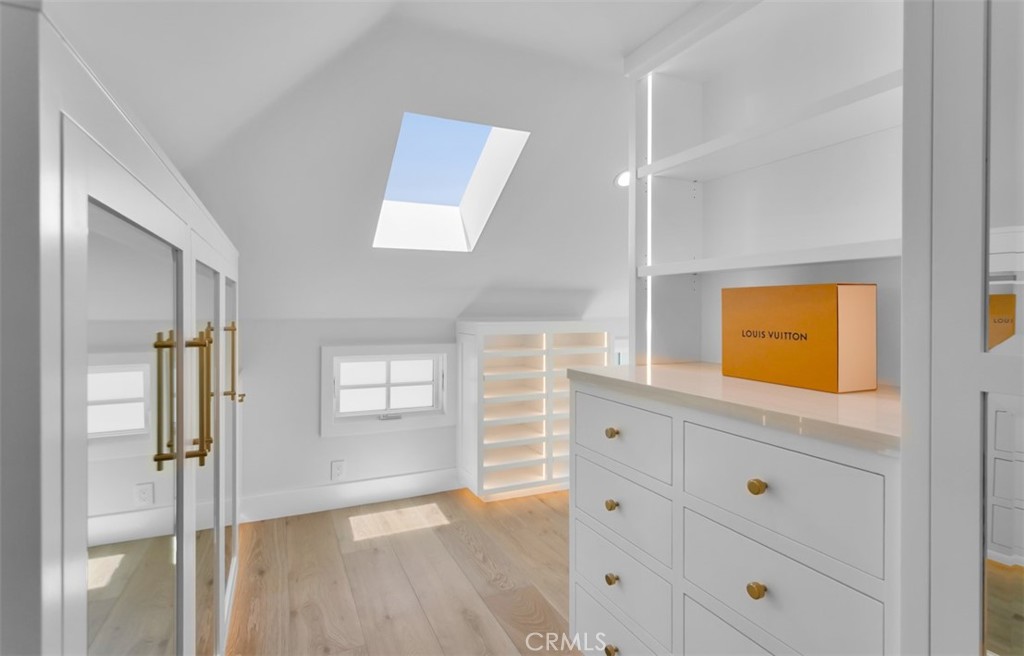 2401 Bayshore Drive