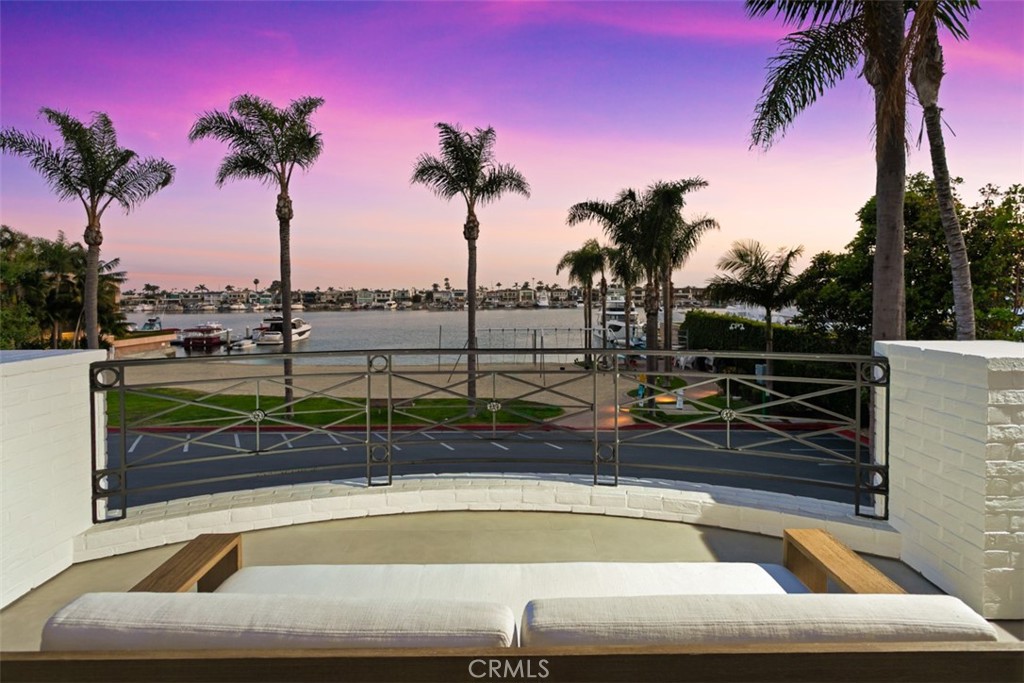 2401 Bayshore Drive