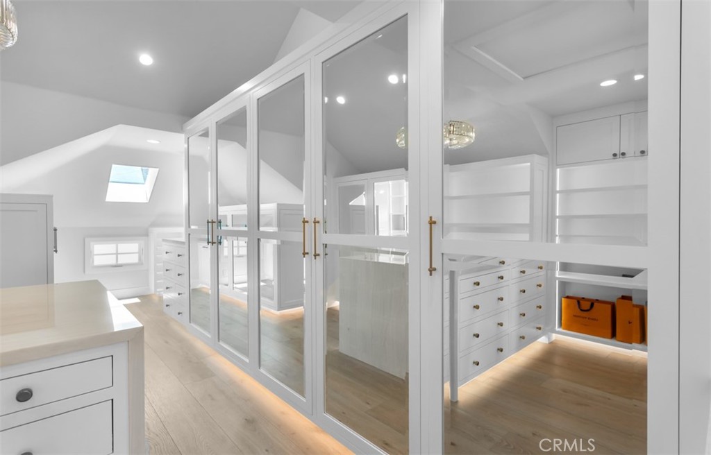 2401 Bayshore Drive