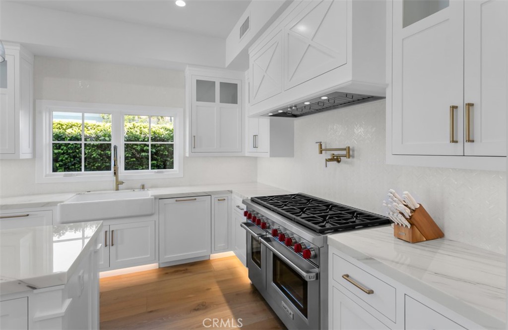 2401 Bayshore Drive