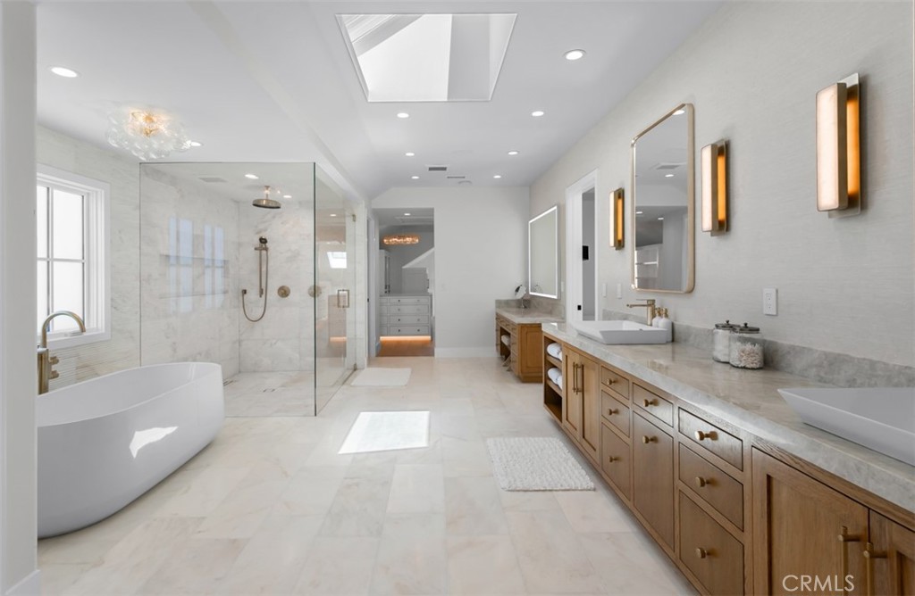 2401 Bayshore Drive