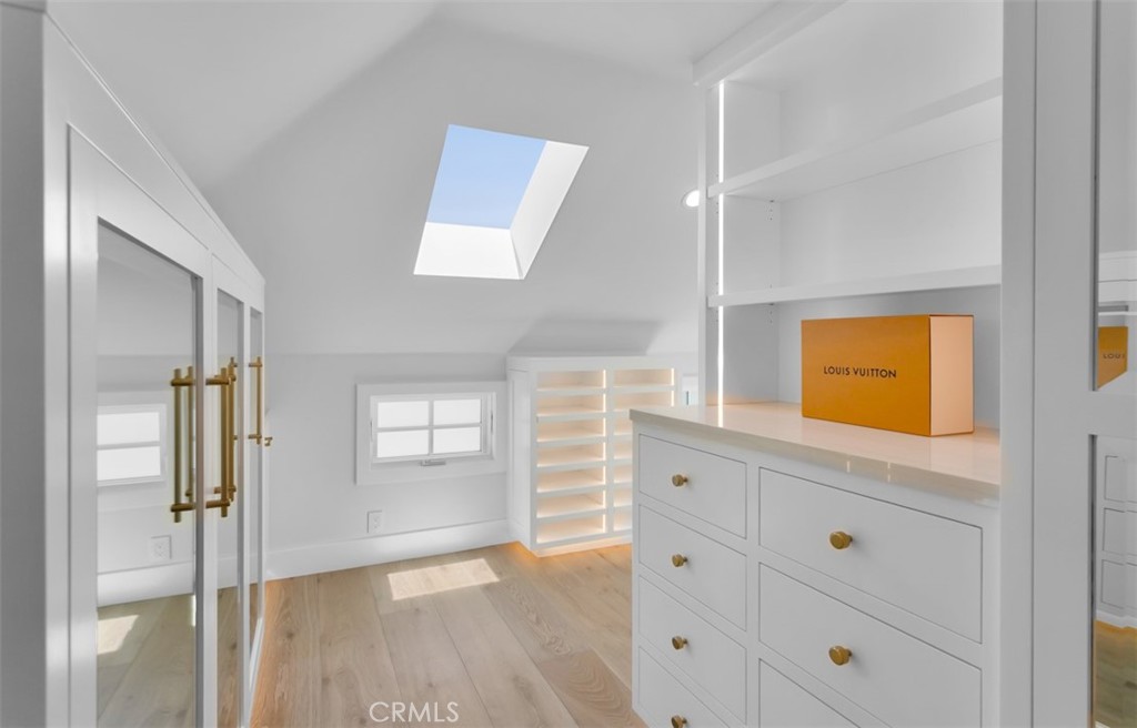 2401 Bayshore Drive