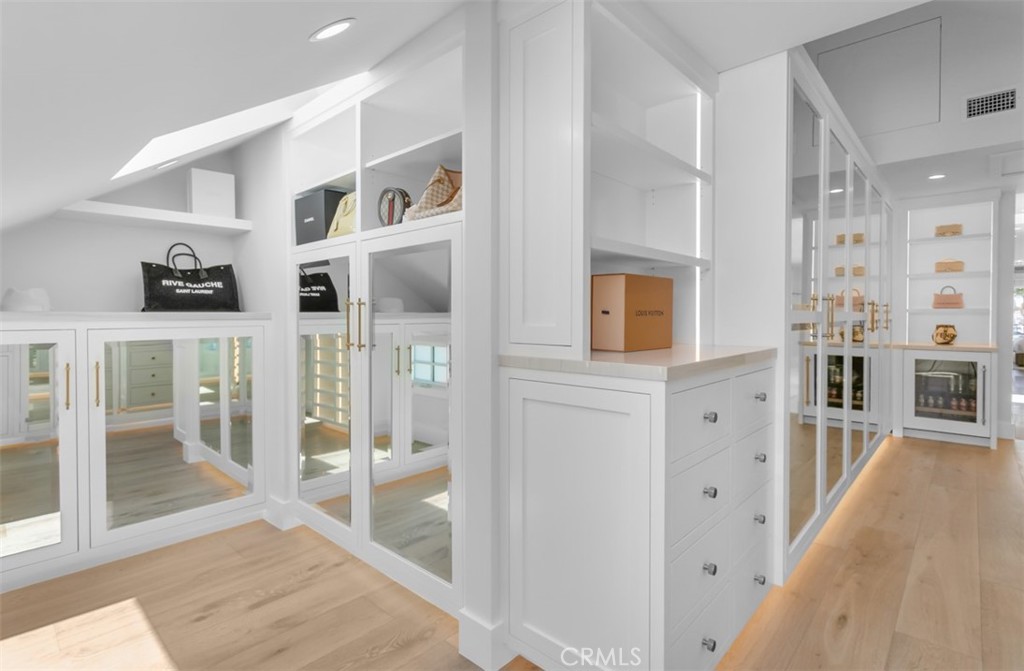 2401 Bayshore Drive