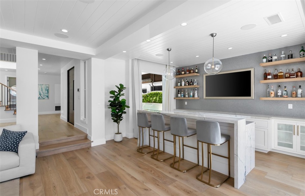 2401 Bayshore Drive