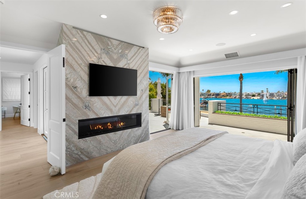 2401 Bayshore Drive