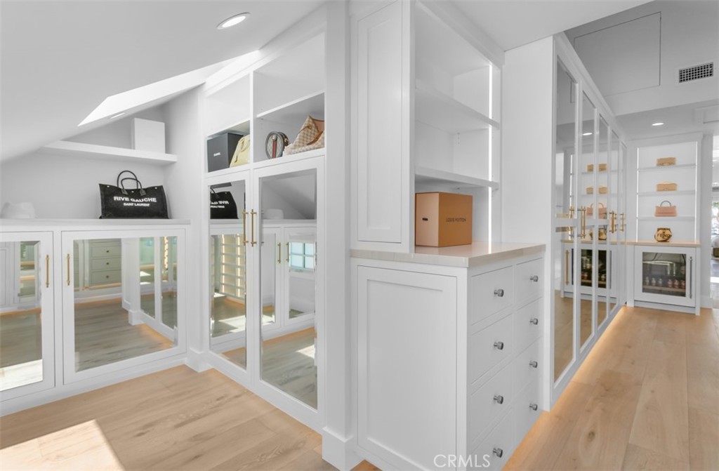 2401 Bayshore Drive