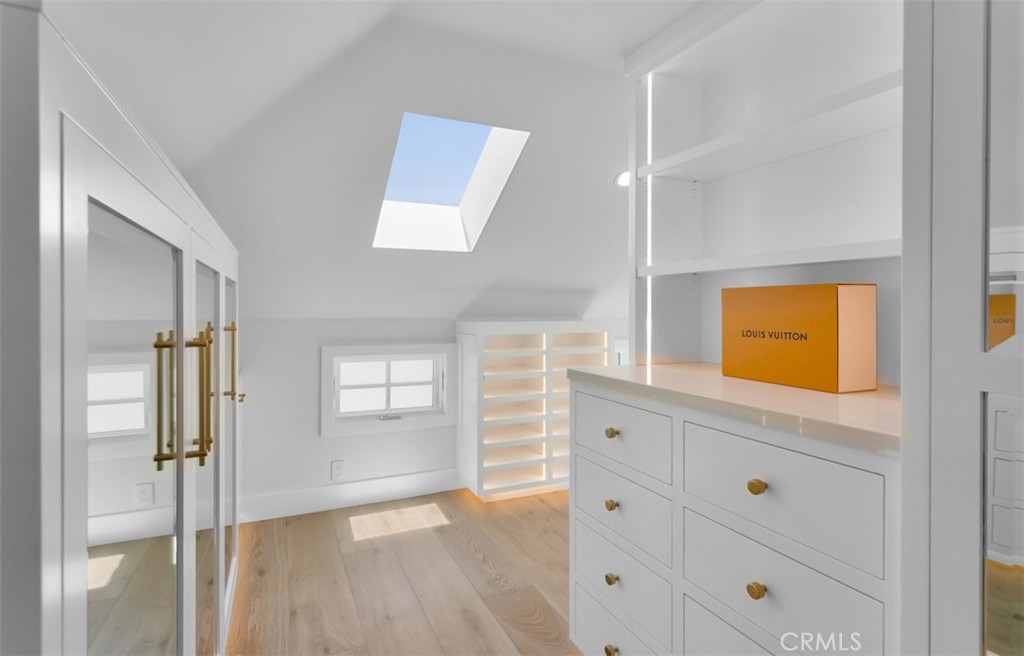 2401 Bayshore Drive