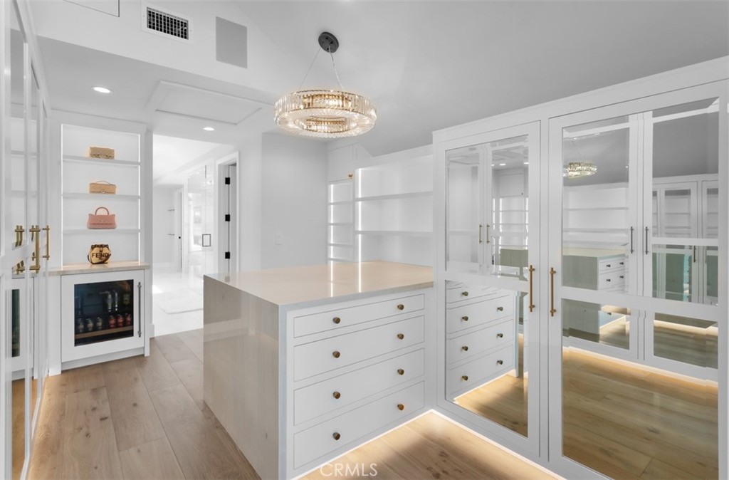 2401 Bayshore Drive