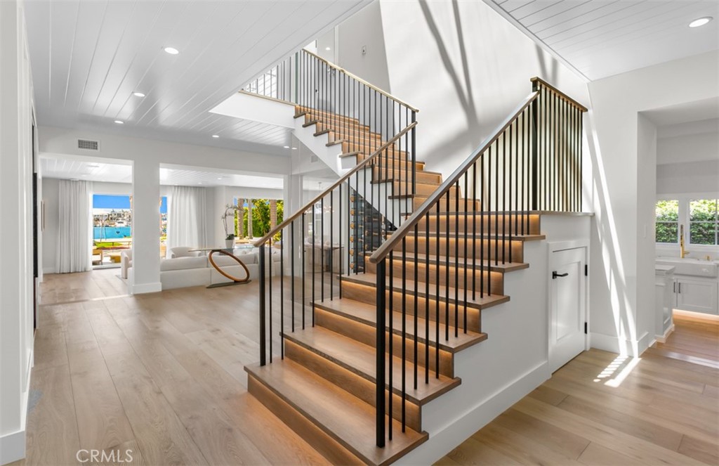 2401 Bayshore Drive