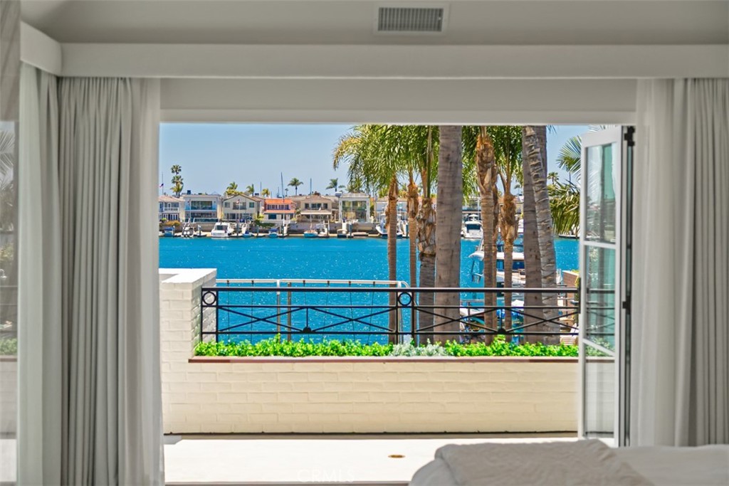 2401 Bayshore Drive