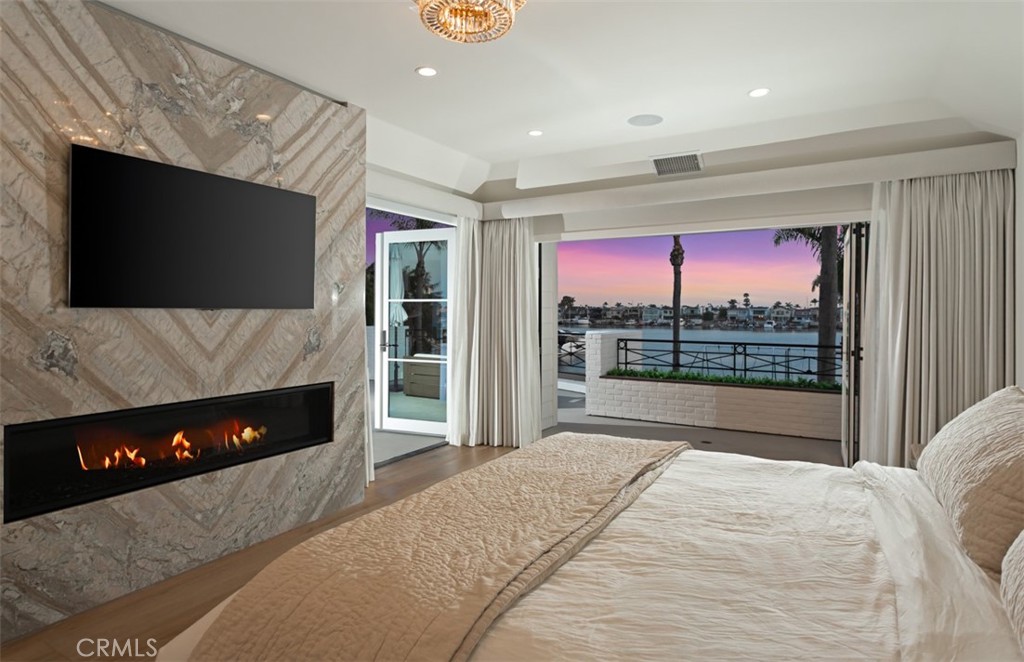 2401 Bayshore Drive