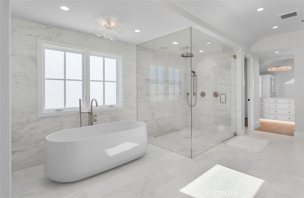 2401 Bayshore Drive