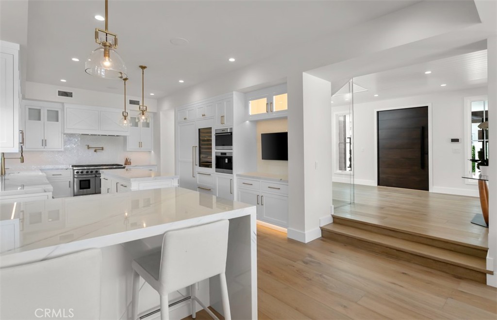 2401 Bayshore Drive