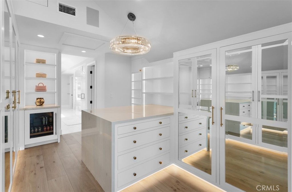 2401 Bayshore Drive