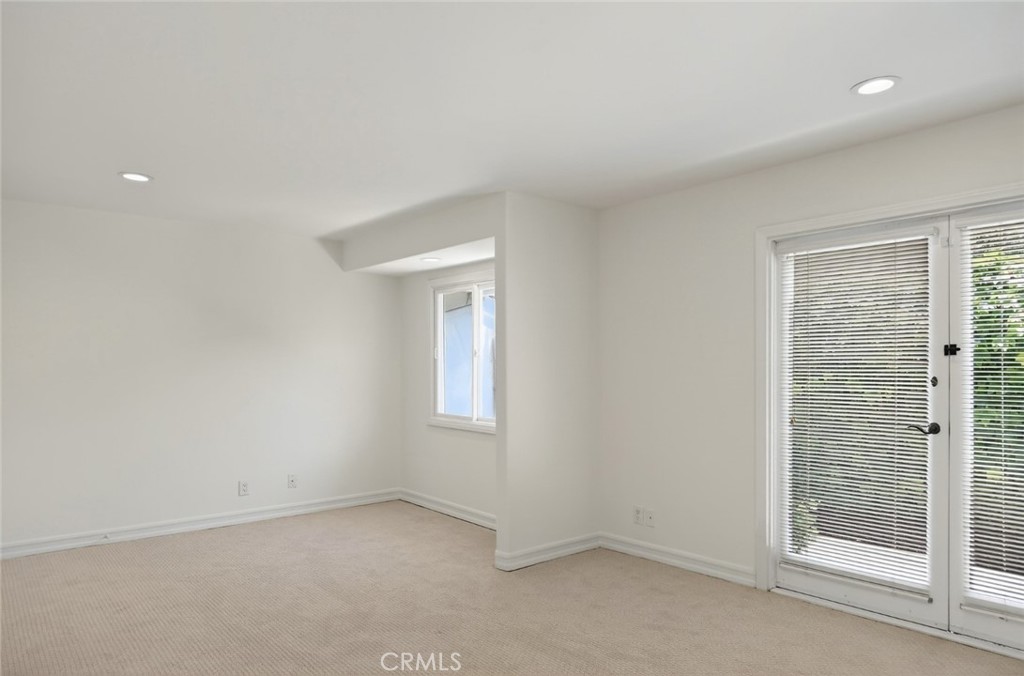 978 Sandcastle Drive