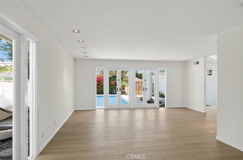 978 Sandcastle Drive