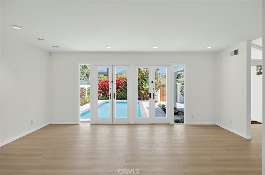 978 Sandcastle Drive