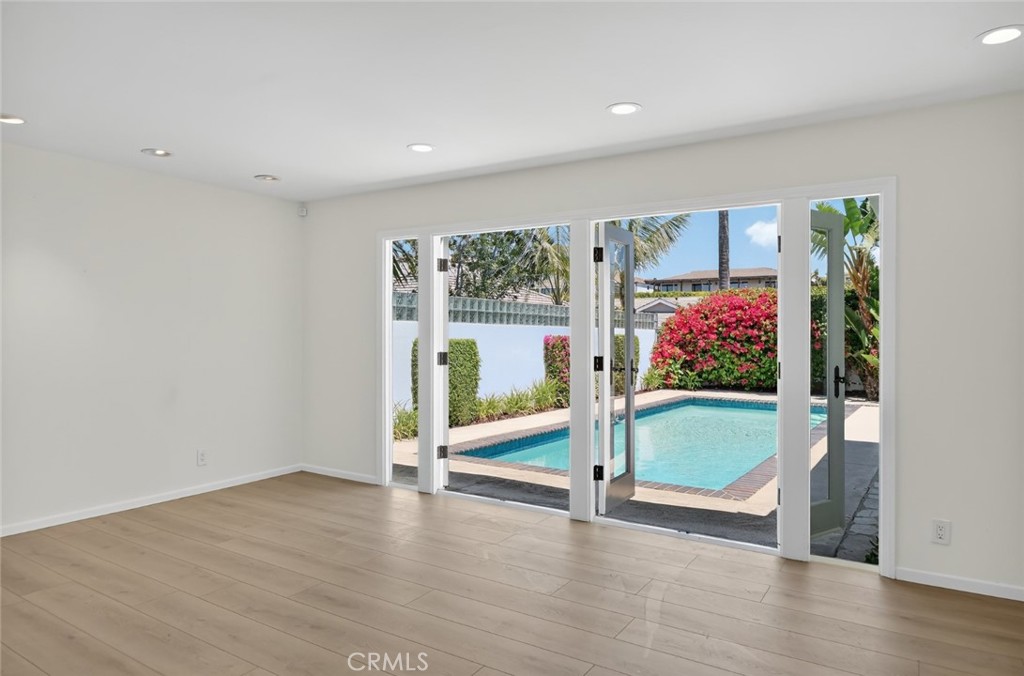 978 Sandcastle Drive