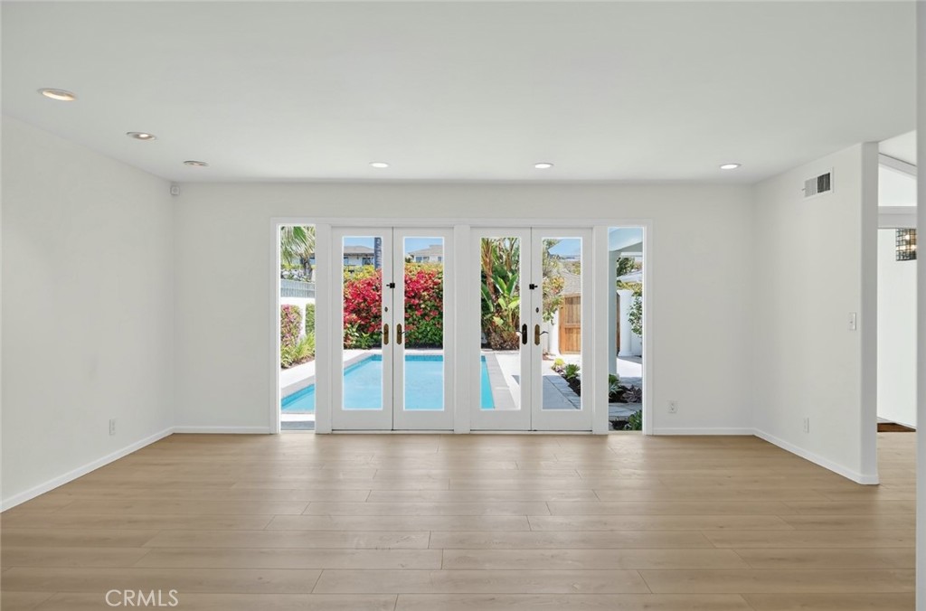 978 Sandcastle Drive