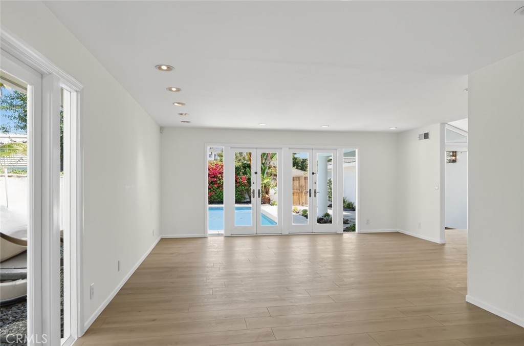 978 Sandcastle Drive