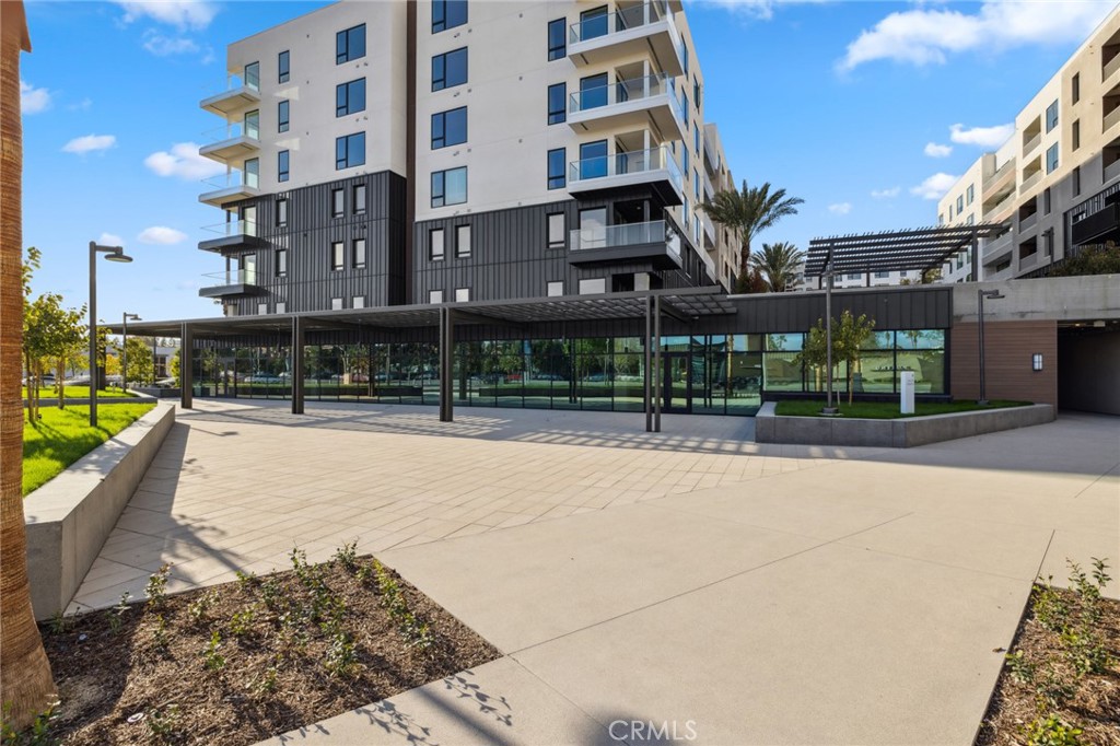 3100 Rivington