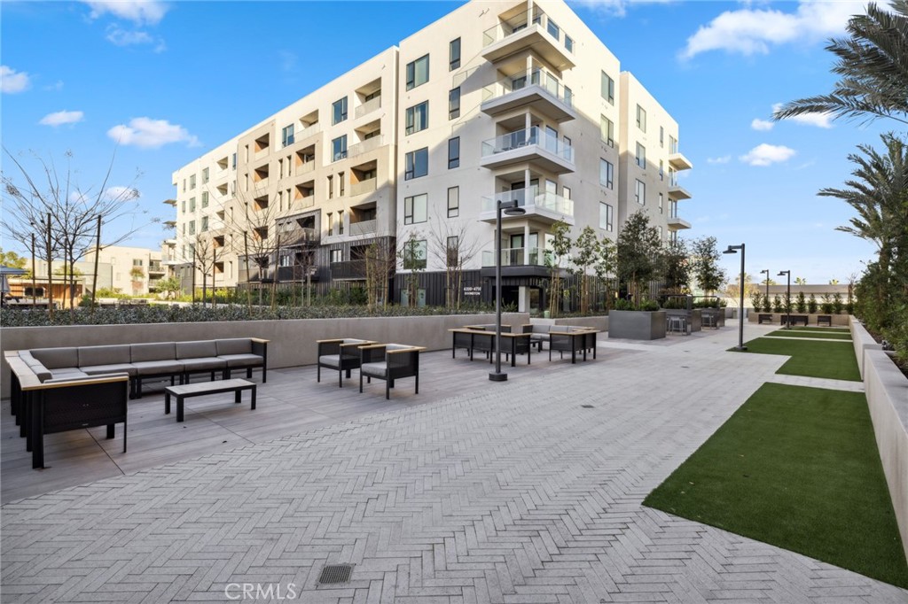 3100 Rivington