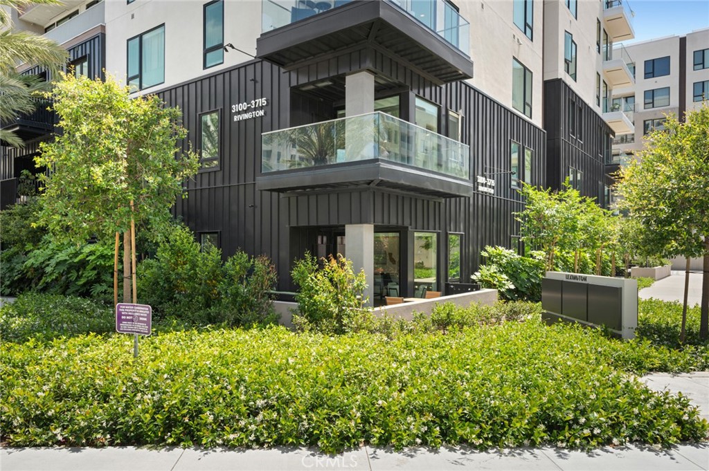 3100 Rivington