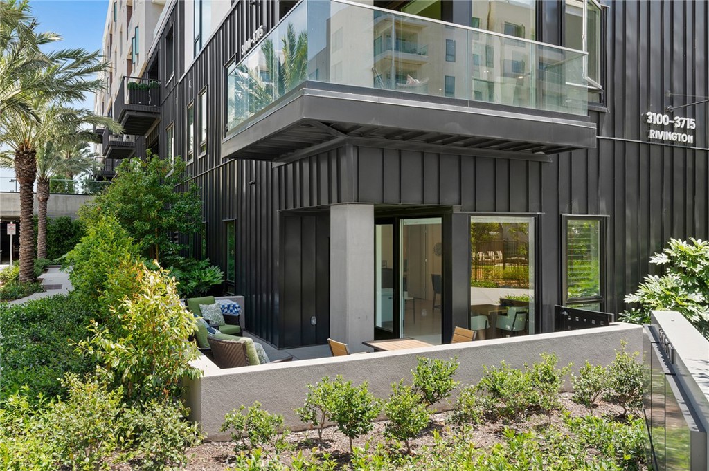 3100 Rivington