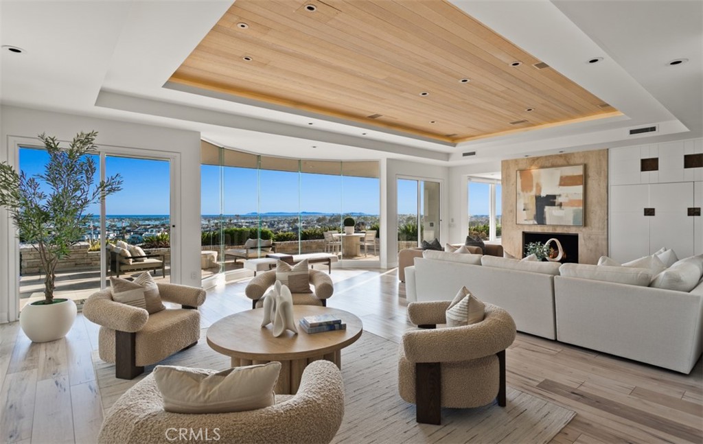 1535 Dolphin Terrace