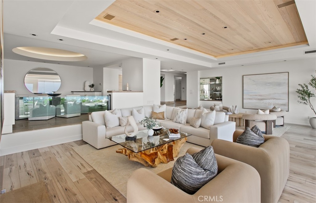 1535 Dolphin Terrace