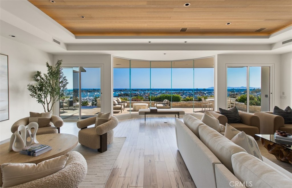 1535 Dolphin Terrace